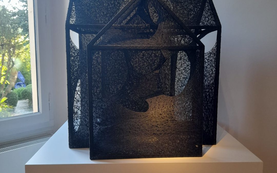 Inner Home de Chiharu Shiota